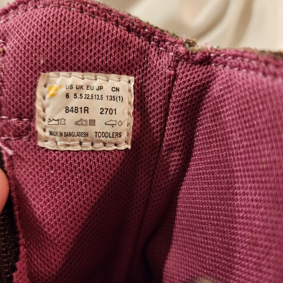 Size 6 toddler timberland kids boots.  Guc - Picture 4 of 4